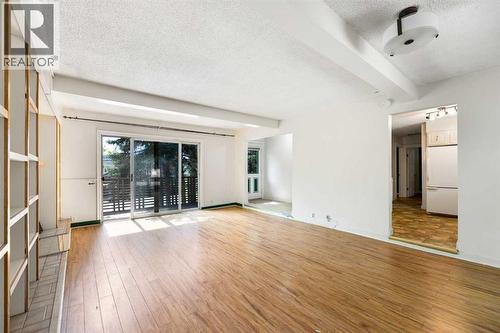 Living room - 4908 23 Avenue Nw, Calgary, AB - Indoor