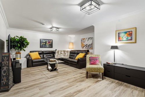 Salle familiale - 35 Rue D'Arvida, Granby, QC - Indoor