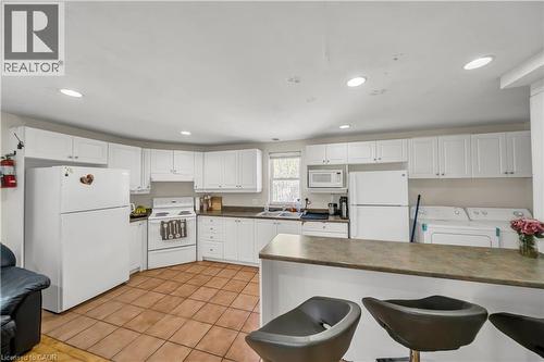 24 Columbia Street W, Waterloo, ON - Indoor Photo Showing Kitchen