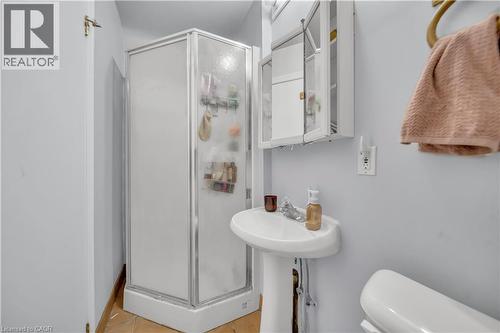 24 Columbia Street W, Waterloo, ON - Indoor Photo Showing Bathroom