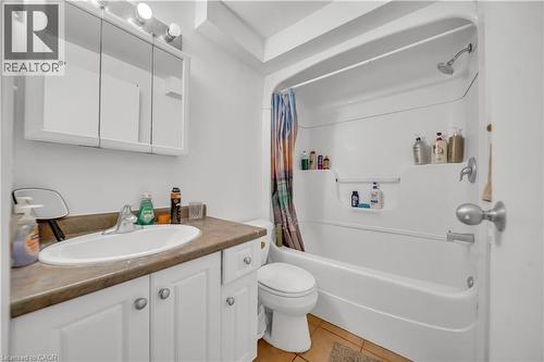 24 Columbia Street W, Waterloo, ON - Indoor Photo Showing Bathroom