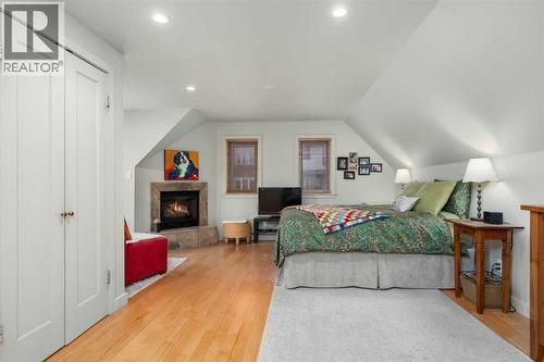 1929 6 Avenue Nw, Calgary, AB - Indoor With Fireplace