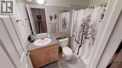624 51 Avenue, Coalhurst, AB - Indoor Photo Showing Bathroom