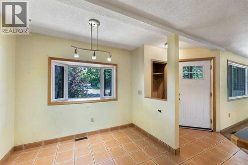 Dining room - 155 35 Street Nw, Calgary, AB - Indoor Photo Showing Other Room