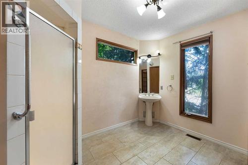 3pc Bathroom - 155 35 Street Nw, Calgary, AB - Indoor
