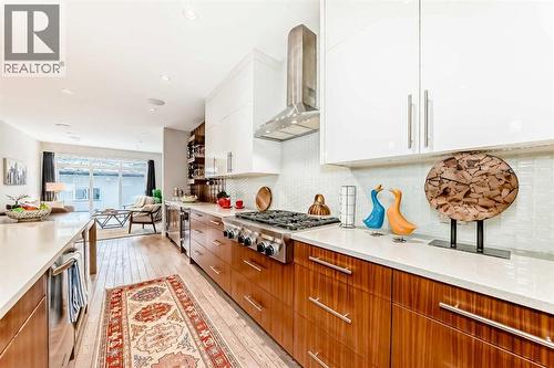 2614 21 Street Sw, Calgary, AB - Indoor Photo Showing Kitchen With Upgraded Kitchen