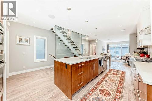 2614 21 Street Sw, Calgary, AB - Indoor Photo Showing Kitchen With Upgraded Kitchen