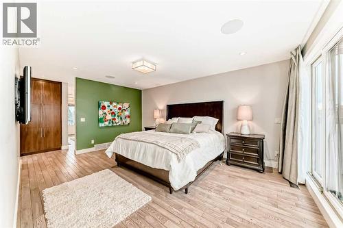 2614 21 Street Sw, Calgary, AB - Indoor Photo Showing Bedroom