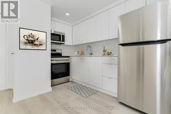 610 - 33 ERSKINE AVENUE  Toronto, ON M4P 1Y6