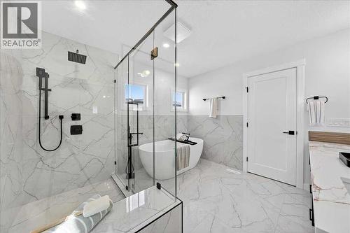5 PC Bath - 7 Lakewood Point, Strathmore, AB - Indoor Photo Showing Bathroom