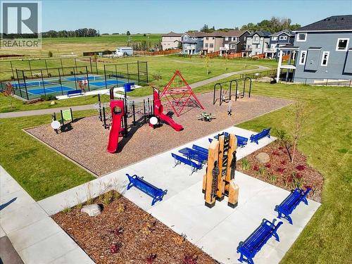 7 Lakewood Point, Strathmore, AB - Outdoor