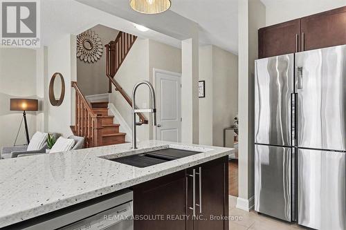 633 Geranium Walk, Ottawa, ON - Indoor Photo Showing Kitchen