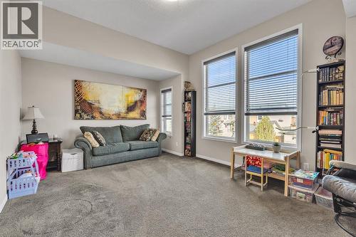 31 Walden Court Se, Calgary, AB - Indoor Photo Showing Living Room