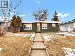 228 12 Street NW  Medicine Hat, AB T1A 6P9