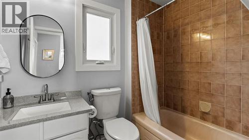 161 Macewan Glen Drive Nw, Calgary, AB - Indoor Photo Showing Bathroom