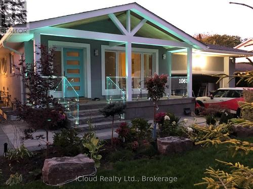 1061 Johnathan Drive, Mississauga, ON - Outdoor With Deck Patio Veranda
