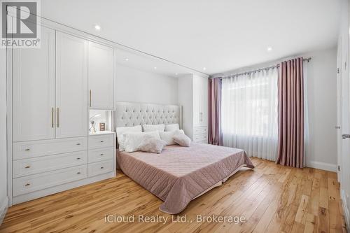 1061 Johnathan Drive, Mississauga, ON - Indoor Photo Showing Bedroom