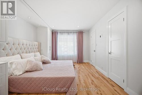 1061 Johnathan Drive, Mississauga, ON - Indoor Photo Showing Bedroom