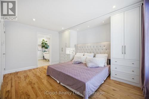 1061 Johnathan Drive, Mississauga, ON - Indoor Photo Showing Bedroom
