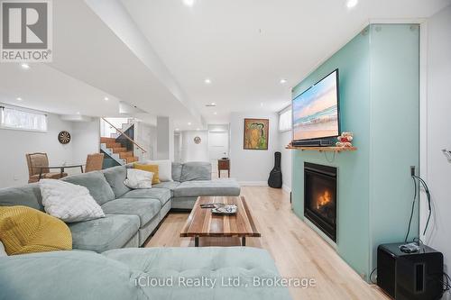 1061 Johnathan Drive, Mississauga, ON - Indoor Photo Showing Living Room With Fireplace