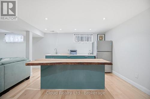 1061 Johnathan Drive, Mississauga, ON - Indoor