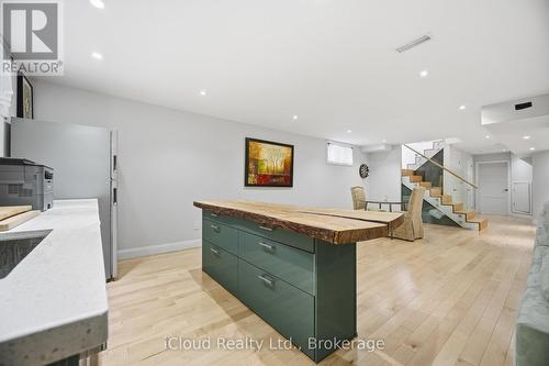 1061 Johnathan Drive, Mississauga, ON - Indoor