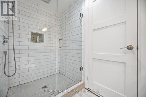 1061 Johnathan Drive, Mississauga, ON - Indoor Photo Showing Bathroom