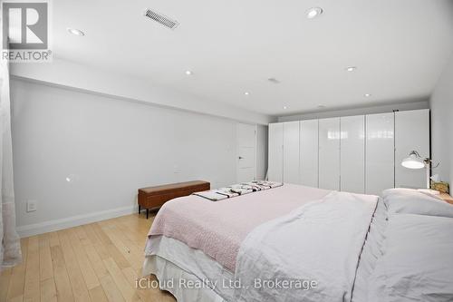 1061 Johnathan Drive, Mississauga, ON - Indoor Photo Showing Bedroom