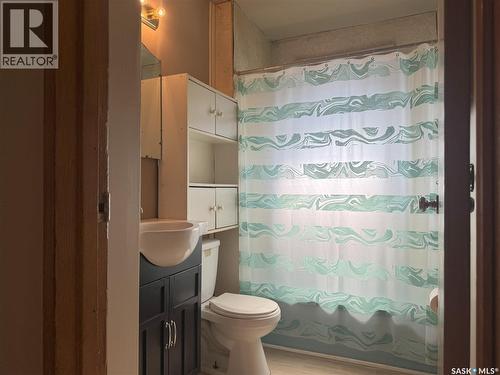 209 Francis Street, Francis, SK - Indoor Photo Showing Bathroom