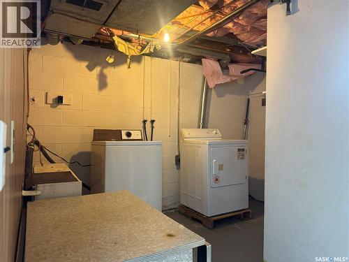 209 Francis Street, Francis, SK - Indoor Photo Showing Laundry Room