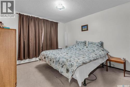 110 Salemka Crescent, Regina, SK - Indoor Photo Showing Bedroom