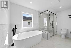 5 PC Ensuite bathroom - 