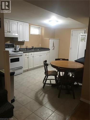 38 High Street, Waterloo, ON - Indoor Photo Showing Kitchen
