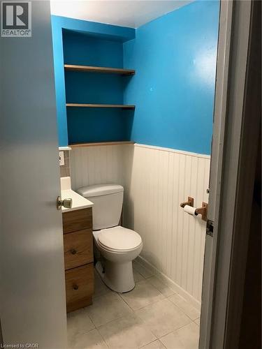 38 High Street, Waterloo, ON - Indoor Photo Showing Bathroom