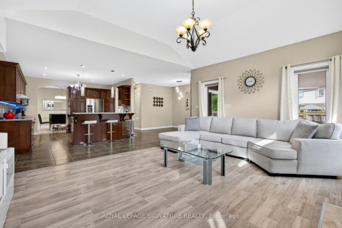 408 Gravel Ridge Trail, Kitchener, ON - Indoor Photo Showing Living Room