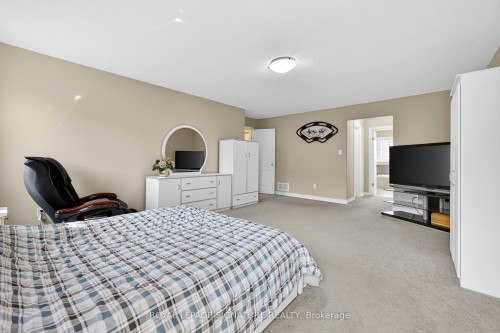 408 Gravel Ridge Trail, Kitchener, ON - Indoor Photo Showing Bedroom