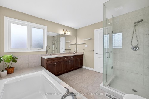 408 Gravel Ridge Trail, Kitchener, ON - Indoor Photo Showing Bathroom