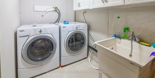 408 Gravel Ridge Trail, Kitchener, ON - Indoor Photo Showing Laundry Room