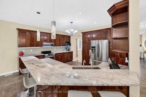 408 Gravel Ridge Trail, Kitchener, ON - Indoor Photo Showing Kitchen With Stainless Steel Kitchen With Upgraded Kitchen