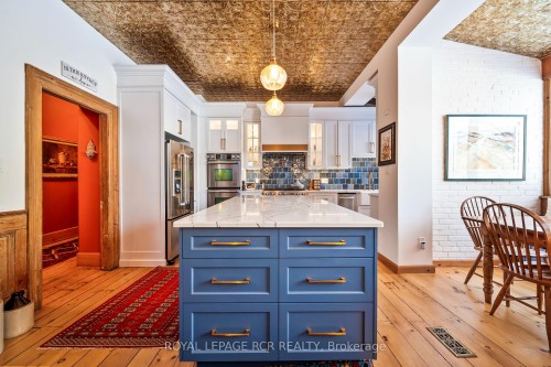 6000 Eighth Line, Erin, ON - Indoor Photo Showing Kitchen With Upgraded Kitchen