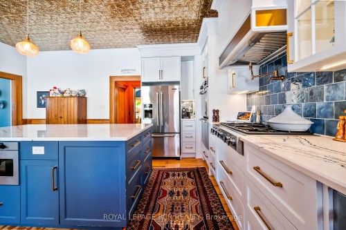 6000 Eighth Line, Erin, ON - Indoor Photo Showing Kitchen With Upgraded Kitchen