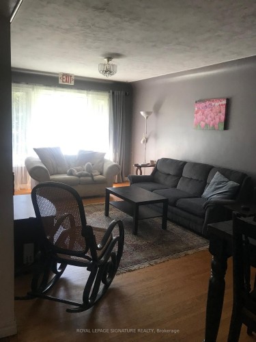 38 High Street, Waterloo, ON - Indoor Photo Showing Living Room