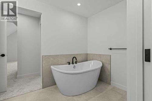 407, 1505 Spring Creek Gate, Canmore, AB - Indoor Photo Showing Bathroom