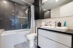 Salle de bains attenante à la CCP - 