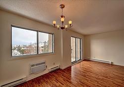 86-3840 Boul. Le Carrefour  Laval (Chomedey), QC H7T 1V5