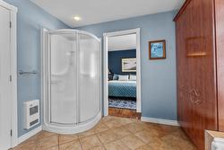 Salle de bains attenante à la CCP - 