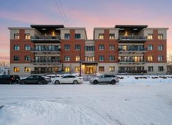 308-346 Rue Laurier  Laval (Laval-Des-Rapides), QC H7N 2N6