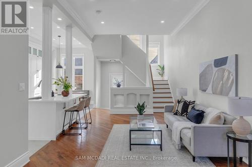 5227 Preservation Circle, Mississauga, ON - Indoor Photo Showing Living Room