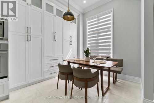 5227 Preservation Circle, Mississauga, ON - Indoor Photo Showing Dining Room