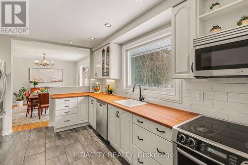 758 Smyth Road, Ottawa, ON - Indoor Photo Showing Kitchen